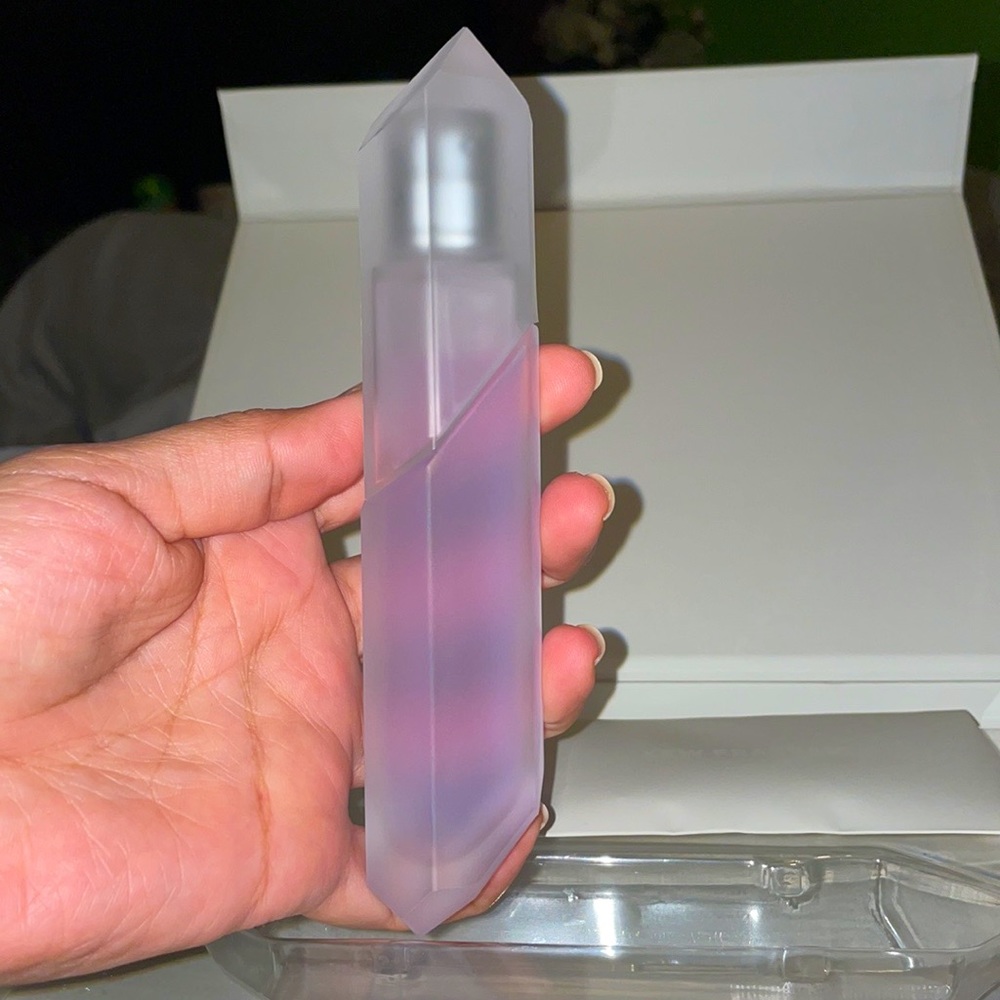KKW Crystal Violet Musk